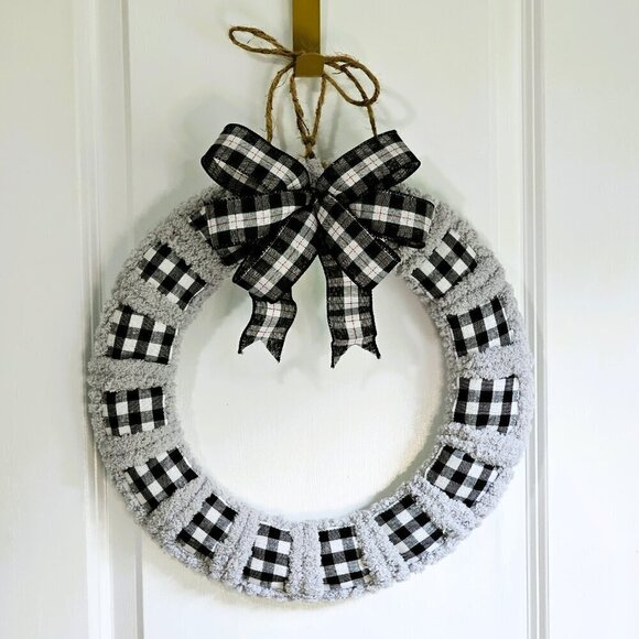 Farmhouse Style Everyday Wreath - Picture 3 of 6